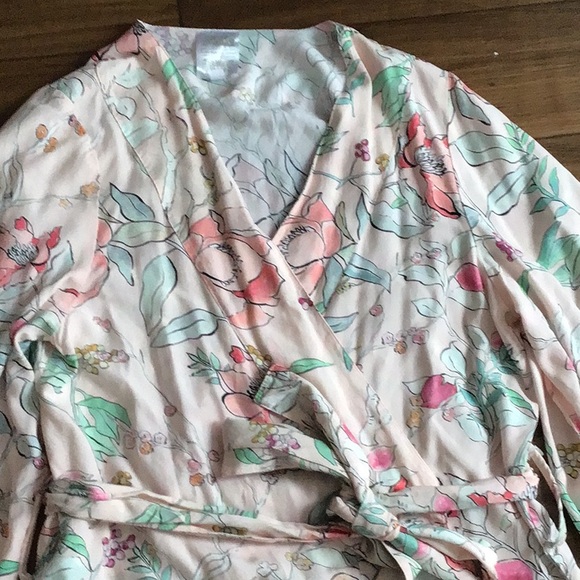 🧑🏽🎤$5-6-7 Sale🌈 Anthropologie Plum Pretty Sugar pink floral robe - Picture 4 of 11